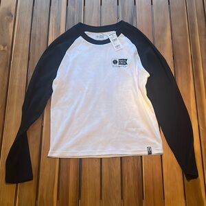 New with tags Salty Crew shirt